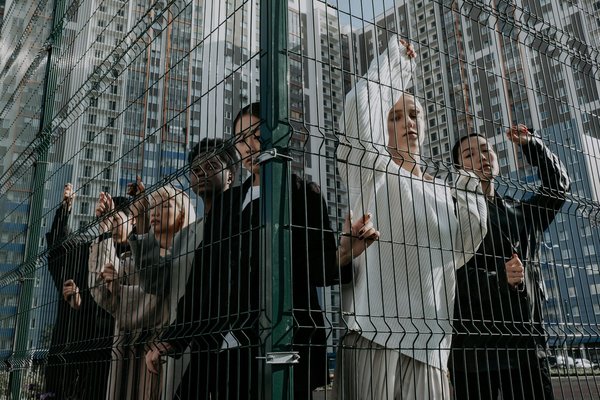 What Are the Innovative Techniques for Reducing Single-Use Plastic in UK Cafes?